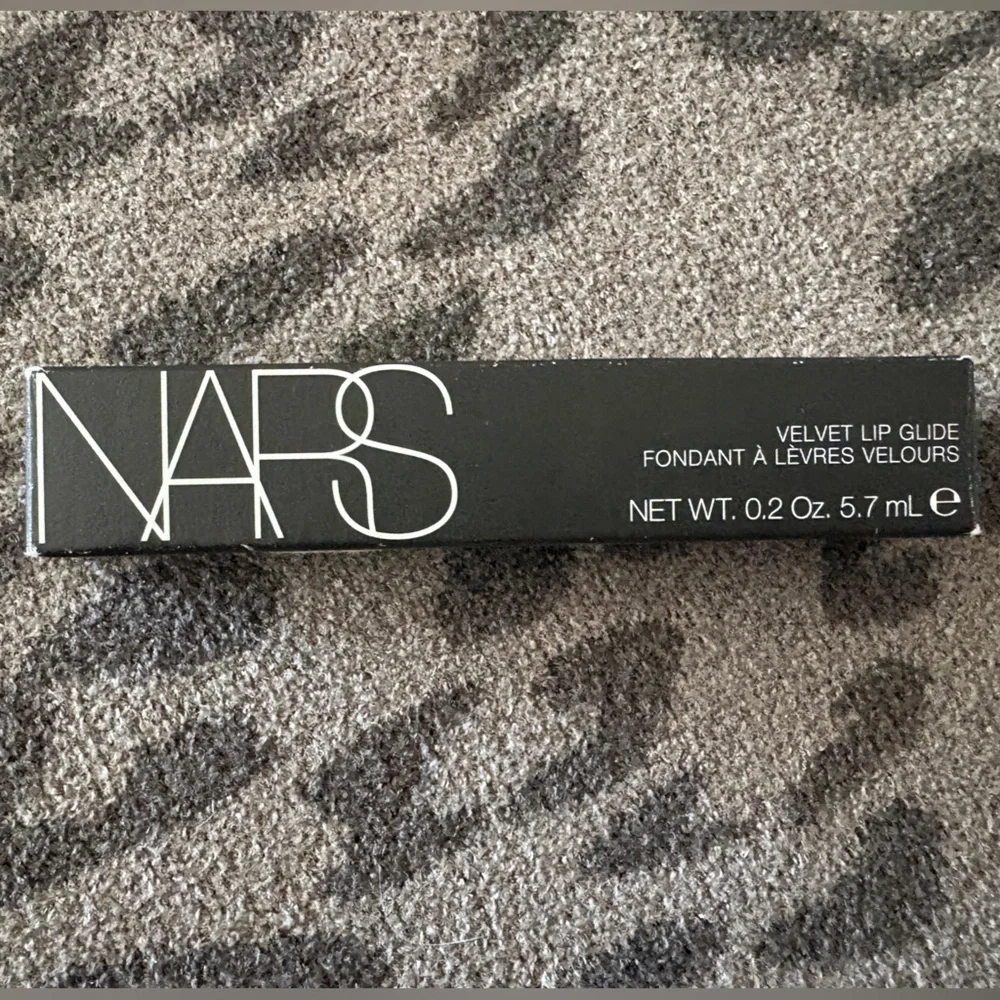 NARS Velvet Lip Glide NWT